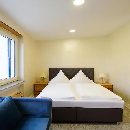 Bohn 3* Metzingen (Tubingen)